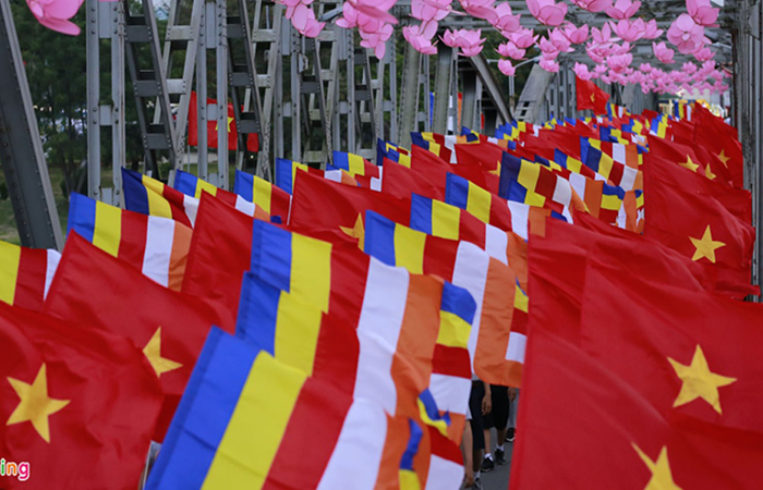Cờ Phật giáo - Xưởng May Cờ Kim Flags - Công Ty TNHH Tư Vấn Đầu Tư Và Thương Mại Kim Global
